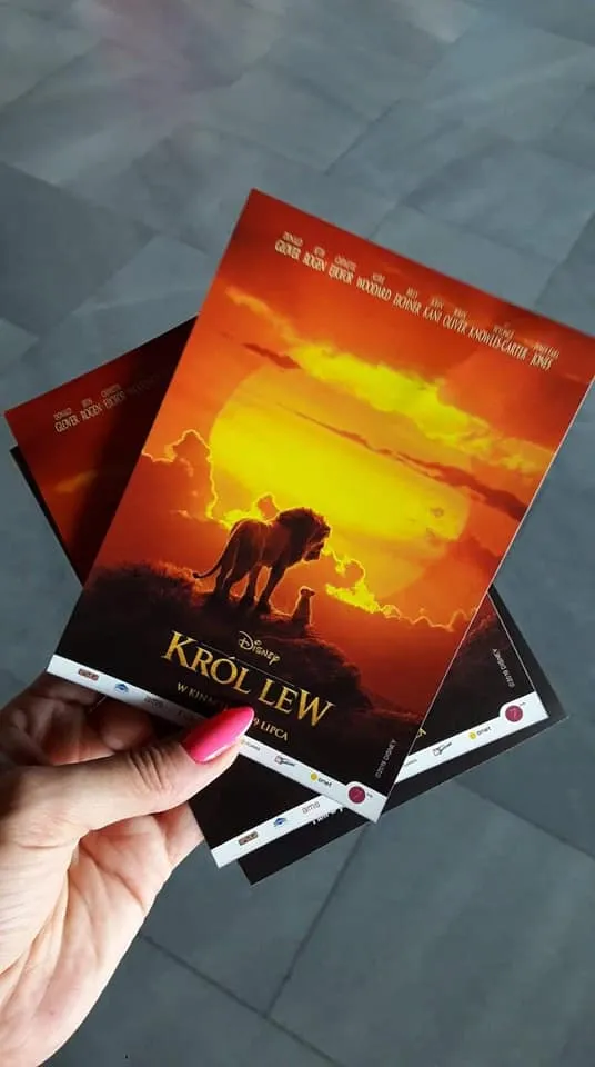 Obraz przedstawia bilety na seans pt. "Król Lew".